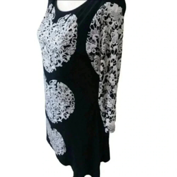 Lace Print Dress - Picture 2 of 8